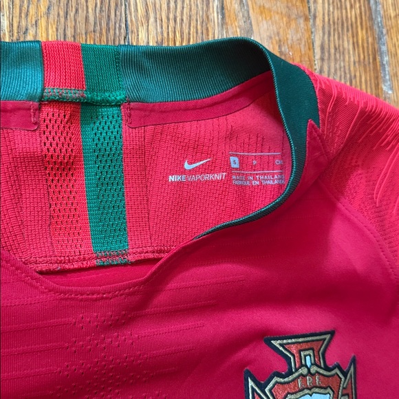 NWOT 2018 Nike Portugal Home Soccer Jersey - Picture 3 of 12